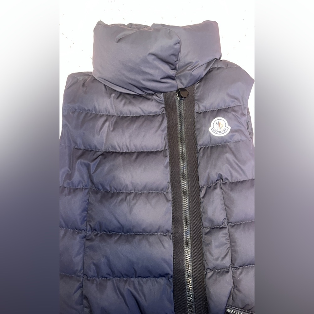 Women Moncler Vest - Picture 6 of 7